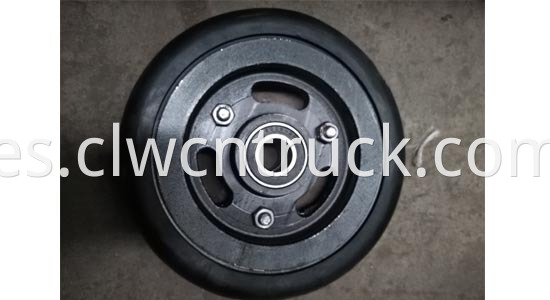 Dust suction disk wheels